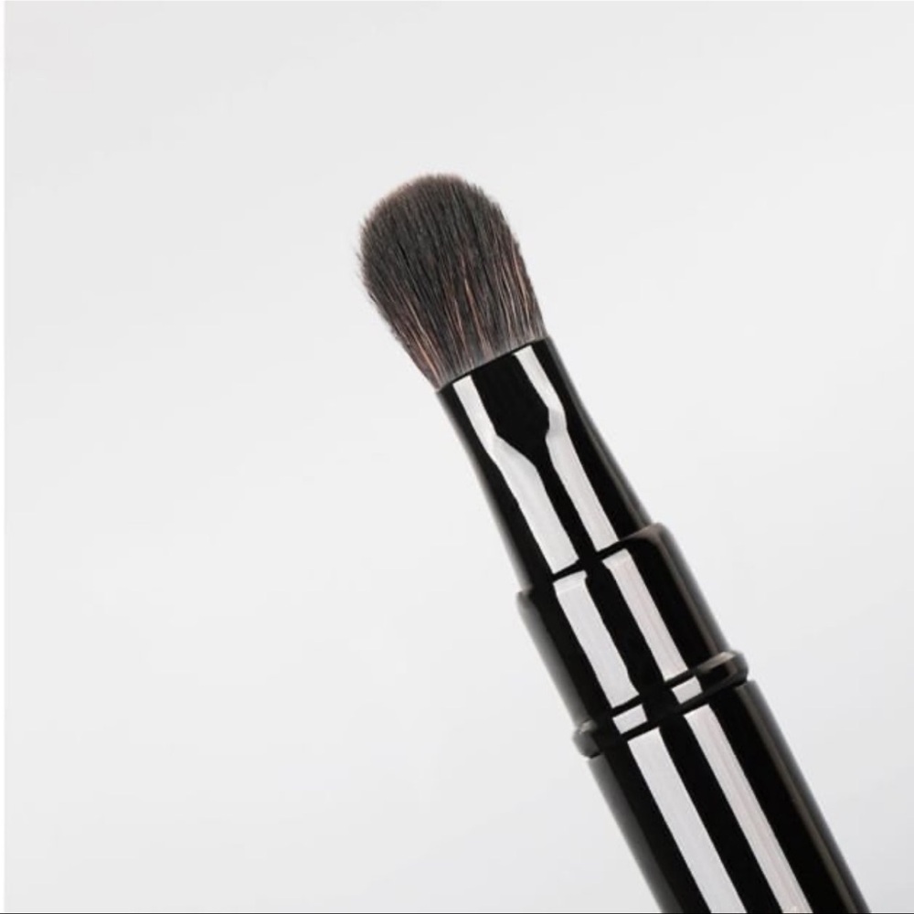 Chanel N°200 Retractable Dual-Ended Eyeshadow Brush N°200 ~NEW~ - Picture 7 of 14